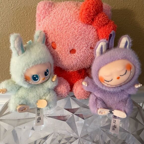 The Monsters Other - The Monsters Pop Mart Pink and Purple Figures & Pink Hello Kitty Plush